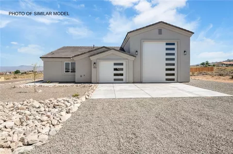 3439 N Hope Rd, Golden Valley, AZ 86413