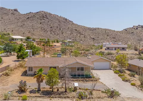 3320 W Chea Dr, Golden Valley, AZ 86413