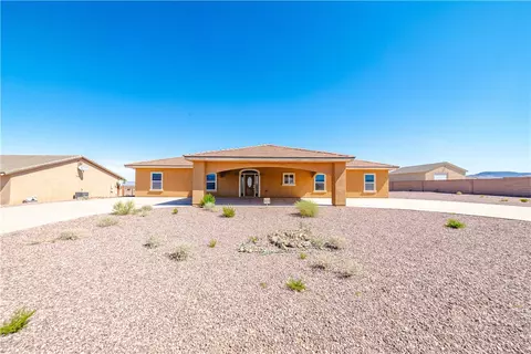 11671 W Secrest Ave, White Hills, AZ 86445