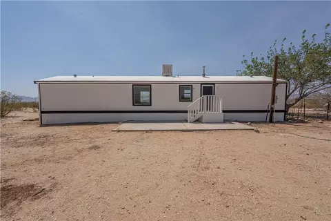 4746 N Mormon Flat Rd, Golden Valley, AZ 86413