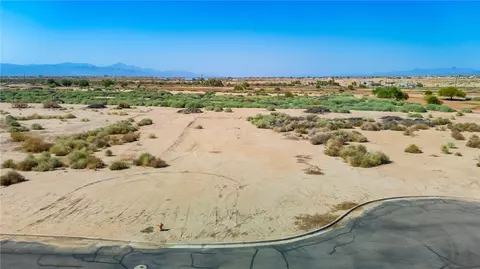 71 N Cypress Point Dr, Mohave Valley, AZ 86440