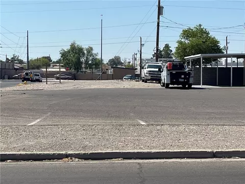 868 Gemstone Ave, Bullhead City, AZ 86442