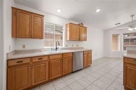 Kitchen - 3900 E Lass Ave, Kingman, AZ 86409 photo 1 of 5