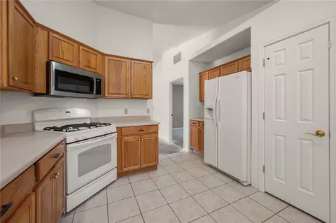 Kitchen - 3900 E Lass Ave, Kingman, AZ 86409 photo 4 of 5