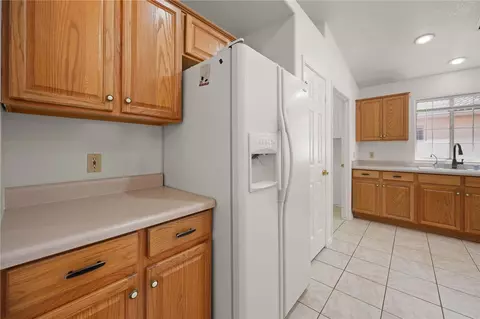 Kitchen - 3900 E Lass Ave, Kingman, AZ 86409 photo 5 of 5