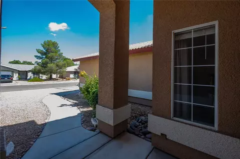 Exterior - 3900 E Lass Ave, Kingman, AZ 86409 photo 6 of 28