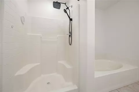 Bath - 3900 E Lass Ave, Kingman, AZ 86409 photo 3 of 4