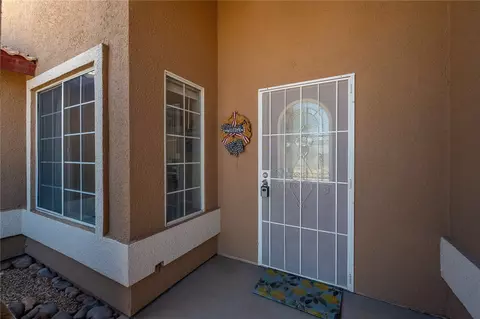 Entry Way - 3900 E Lass Ave, Kingman, AZ 86409 photo 2 of 3