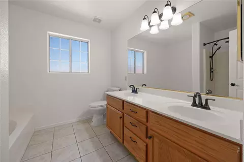 Bath - 3900 E Lass Ave, Kingman, AZ 86409 photo 1 of 4