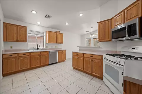 Kitchen - 3900 E Lass Ave, Kingman, AZ 86409 photo 3 of 5