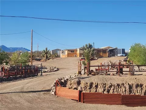218 W Detrital Dr, Meadview, AZ 86444