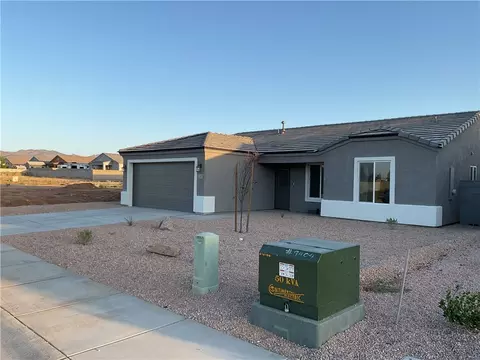 3385 E Rusty Spur Ave, Kingman, AZ 86409 photo 2