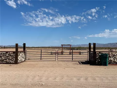 4375 Aquarius Rd, Golden Valley, AZ 86413