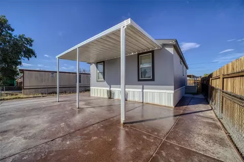 437 Coral Reef Dr, Bullhead City, AZ 86442
