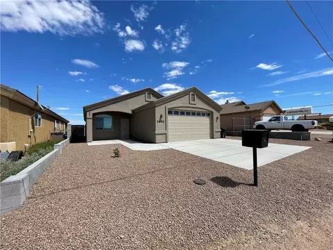 2950 N Sage St, Kingman, AZ 86401