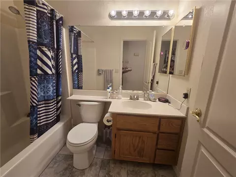 Bath - 3757 E Lass Ave, Kingman, AZ 86409 photo 3 of 6