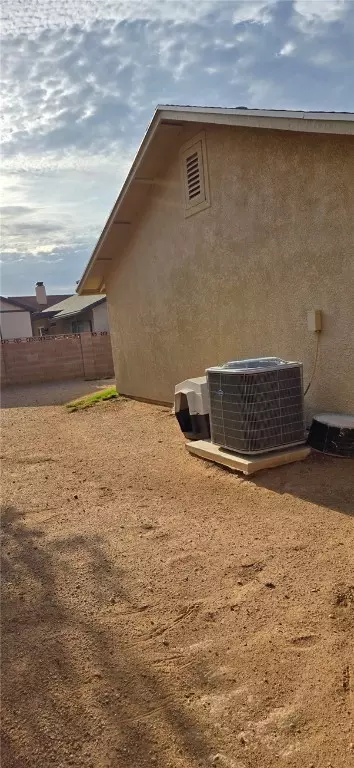 Exterior - 3757 E Lass Ave, Kingman, AZ 86409 photo 6 of 12