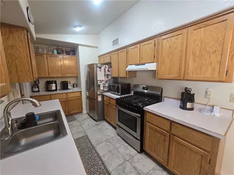 Kitchen - 3757 E Lass Ave, Kingman, AZ 86409 photo 3 of 4