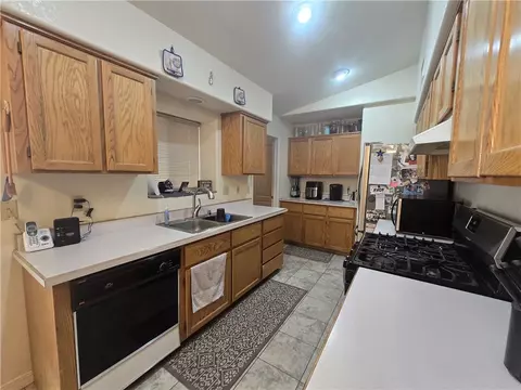 Kitchen - 3757 E Lass Ave, Kingman, AZ 86409 photo 4 of 4