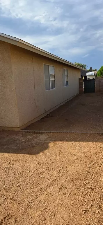 Exterior - 3757 E Lass Ave, Kingman, AZ 86409 photo 4 of 12