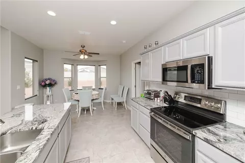 Kitchen - 5432 Roadrunner Ave, Kingman, AZ 86409 photo 3 of 3