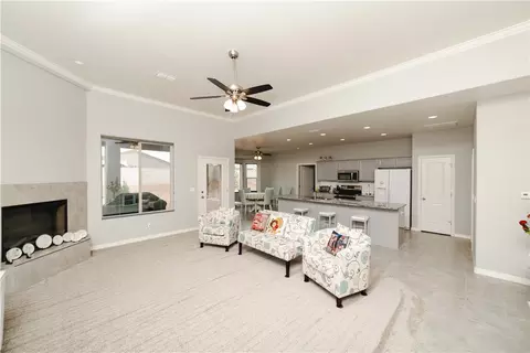 Living - 5432 Roadrunner Ave, Kingman, AZ 86409 photo 3 of 3