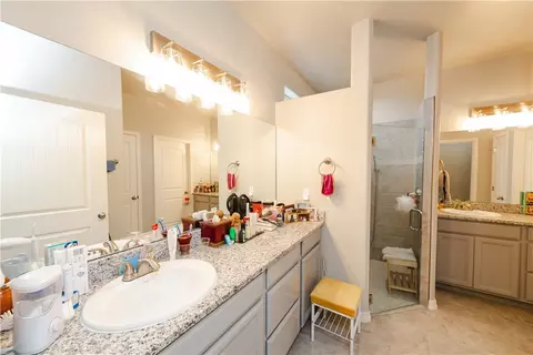 Bath - 5432 Roadrunner Ave, Kingman, AZ 86409 photo 2 of 4