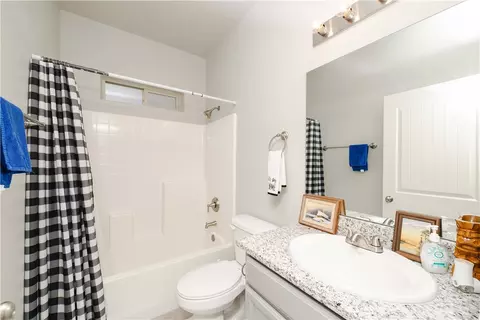 Bath - 5432 Roadrunner Ave, Kingman, AZ 86409 photo 1 of 4