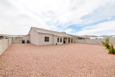 Exterior - 5432 Roadrunner Ave, Kingman, AZ 86409 photo 8 of 11