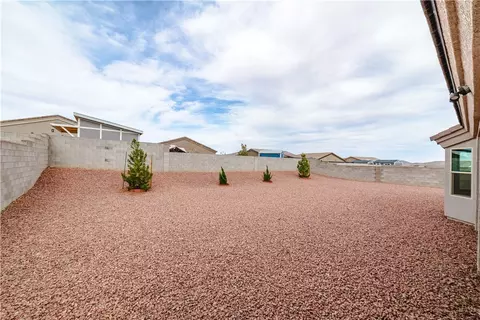 Exterior - 5432 Roadrunner Ave, Kingman, AZ 86409 photo 5 of 11