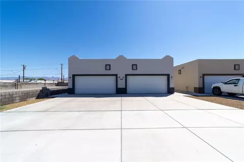 1632 Shamrock Rd, Bullhead City, AZ 86442