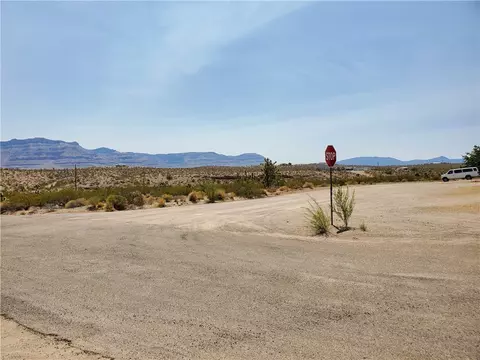 365 E Haystack Dr, Meadview, AZ 86444 photo 2