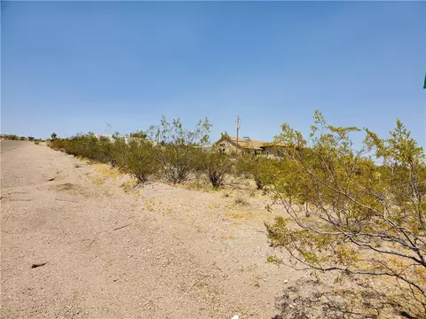 365 E Haystack Dr, Meadview, AZ 86444