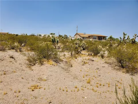 395 E Haystack Dr, Meadview, AZ 86444 photo 2