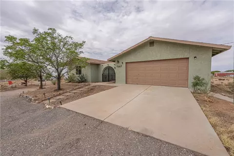 3967 N Bryce Rd, Golden Valley, AZ 86413