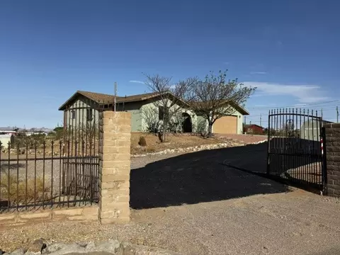 3967 N Bryce Rd, Golden Valley, AZ 86413