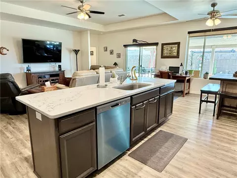 Kitchen - 2842 E Colina Vis, Kingman, AZ 86409 photo 5 of 5