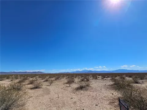 3916 S Pinion Rd, Golden Valley, AZ 86413