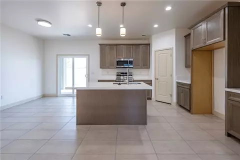 Kitchen - 2485 E Devlin Ave, Kingman, AZ 86409 photo 3 of 3