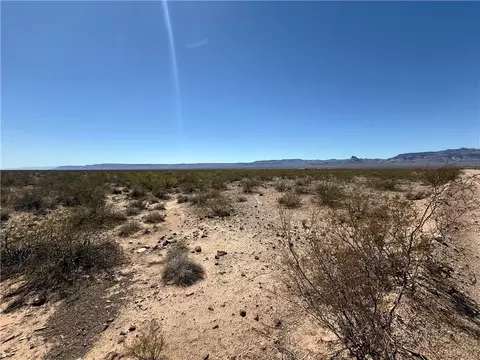 4834 W Sinola Dr, Golden Valley, AZ 86413