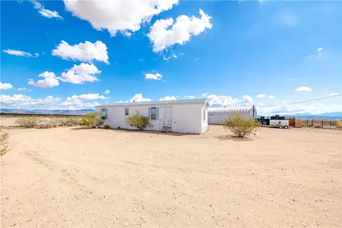 3854 N Davis Rd, Golden Valley, AZ 86413