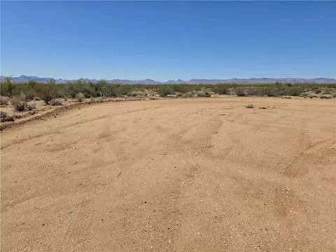 000 E Cathedral Rock Rd, Golden Valley, AZ 86413