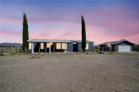 596 S Emery Park Rd, Golden Valley, AZ 86413
