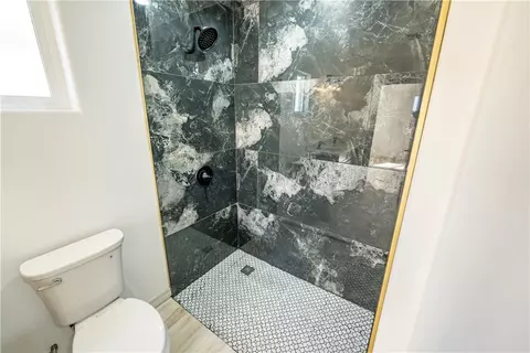 Bath - 1180 E Carver Ave, Kingman, AZ 86409 photo 3 of 3