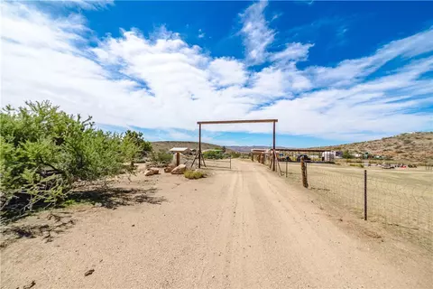 9769 N Rose Quartz Rd, Chloride, AZ 86431