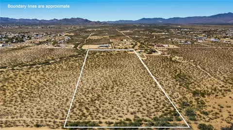 000 Hwy 68, Golden Valley, AZ 86413