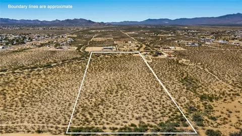 000 Hwy 68, Golden Valley, AZ 86413
