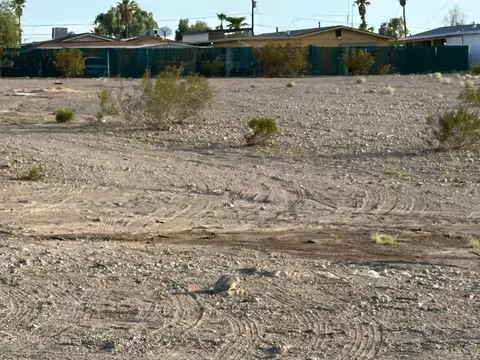 1345 Sahuaro Dr, Bullhead City, AZ 86442