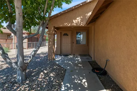 2445 E Ames Ave, Kingman, AZ 86409 photo 2
