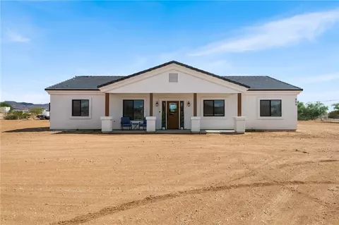 854 S Salt Pl, Golden Valley, AZ 86413